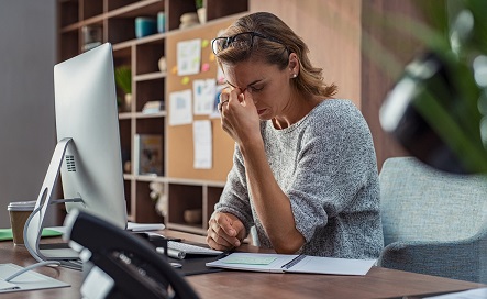 6 Red Flags That You Have Too Much Stress at Work in 2024