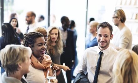 10 Pointers to Help You Get Around Your First Networking Event in 2024