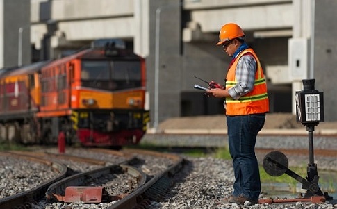 How to Become a Railroad Worker