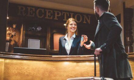 A Comprehensive Guide – How to Kickstart a Career in Hospitality Management