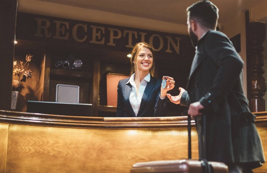 A Comprehensive Guide – How to Kickstart a Career in Hospitality Management